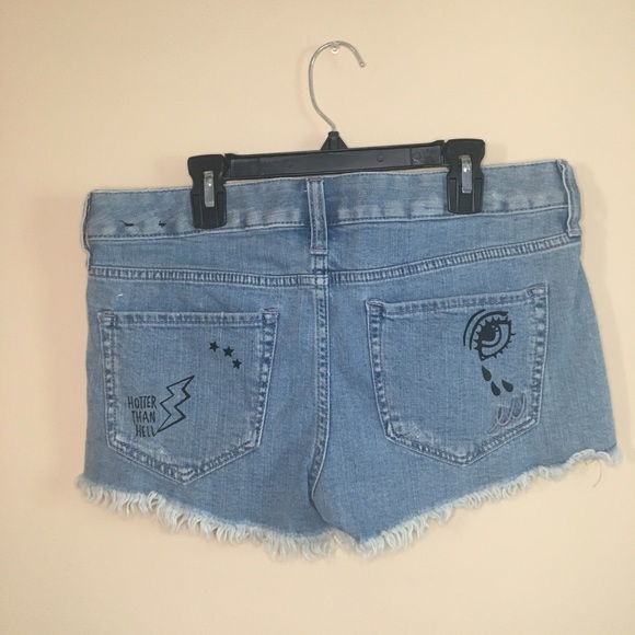 Express Rose Shorts - Picture 3 of 8